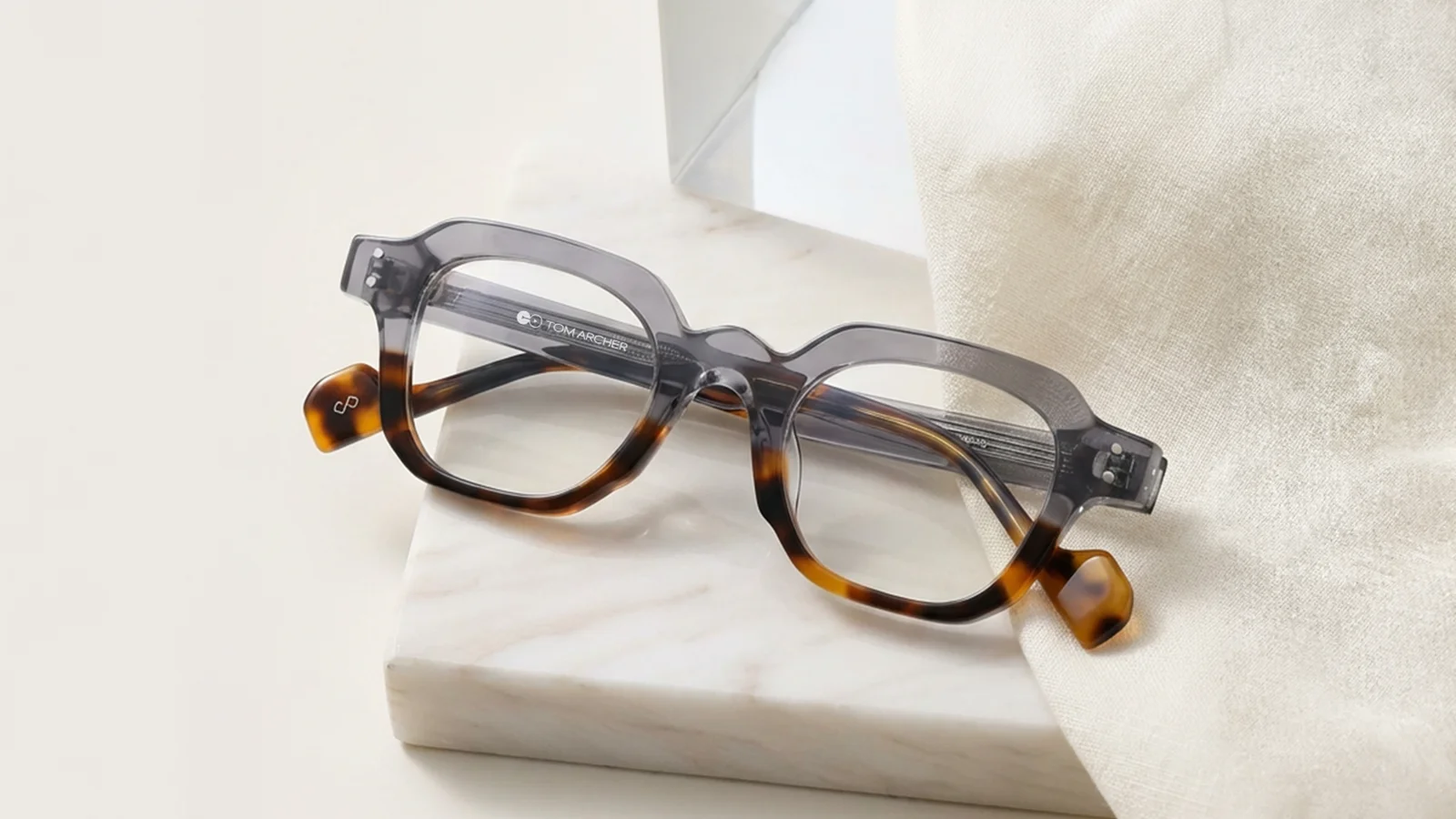 What Happens After You Place Your Varifocal Reglaze Order at Specscart