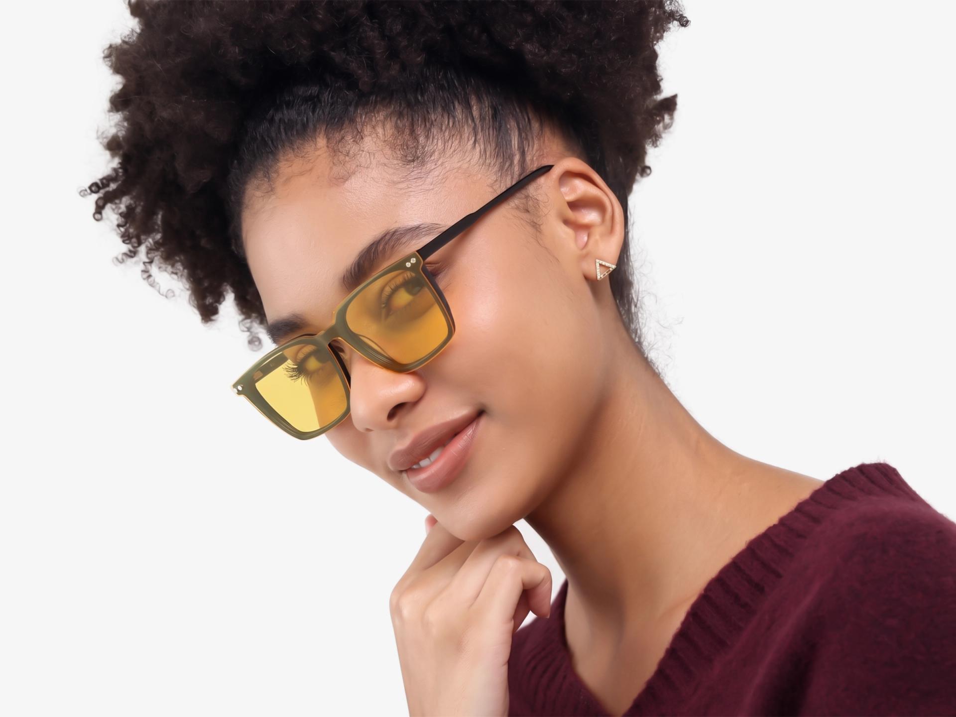 Black Square Frame With Yellow & Grey Clip-On