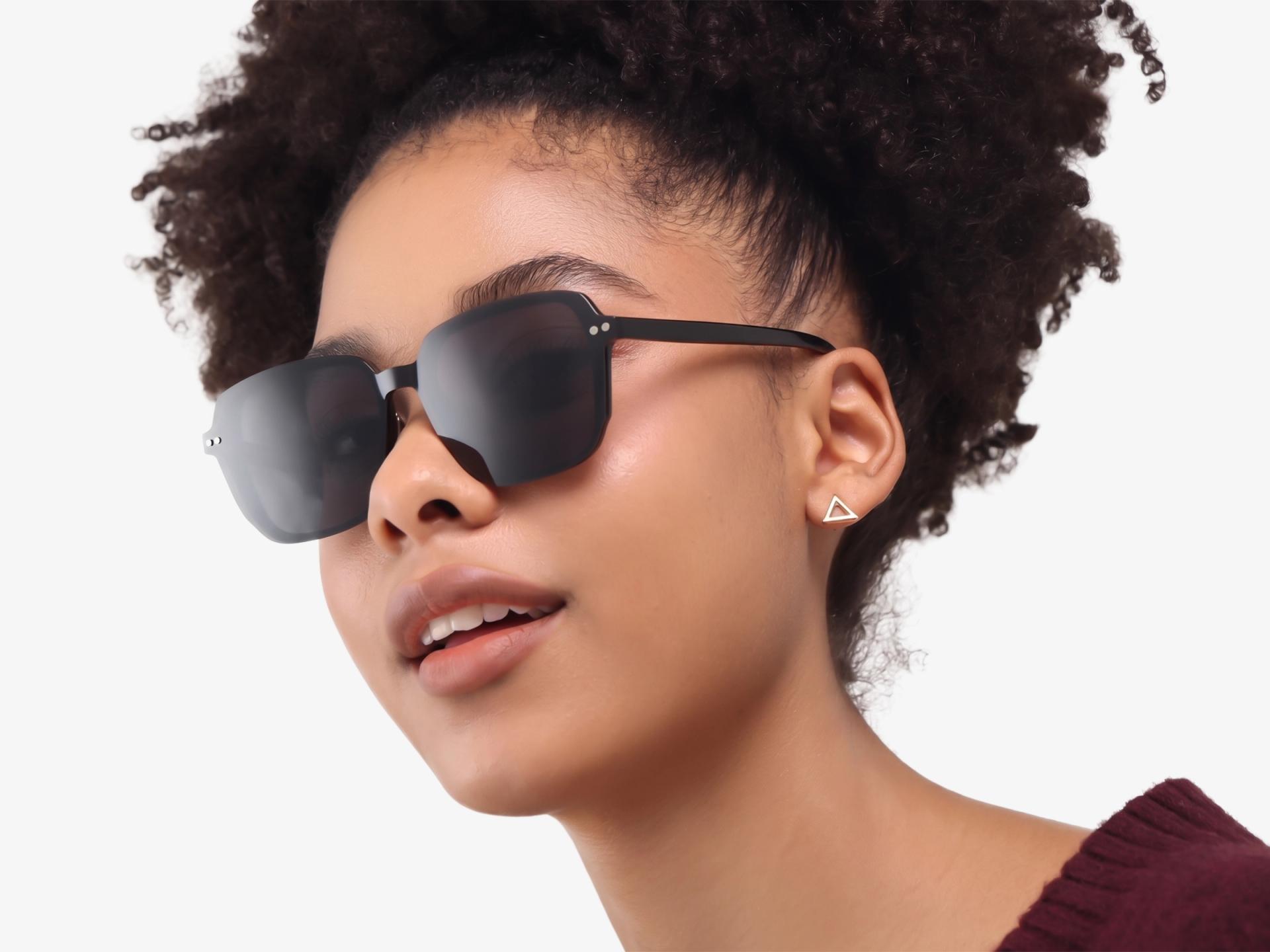 Black Clip-On Glasses – Magnetic Green & Yellow Lenses