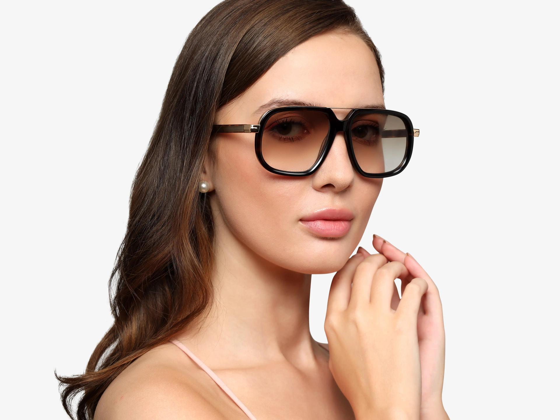 Tortoise Oversized Frame With Yellow Gradient Tint