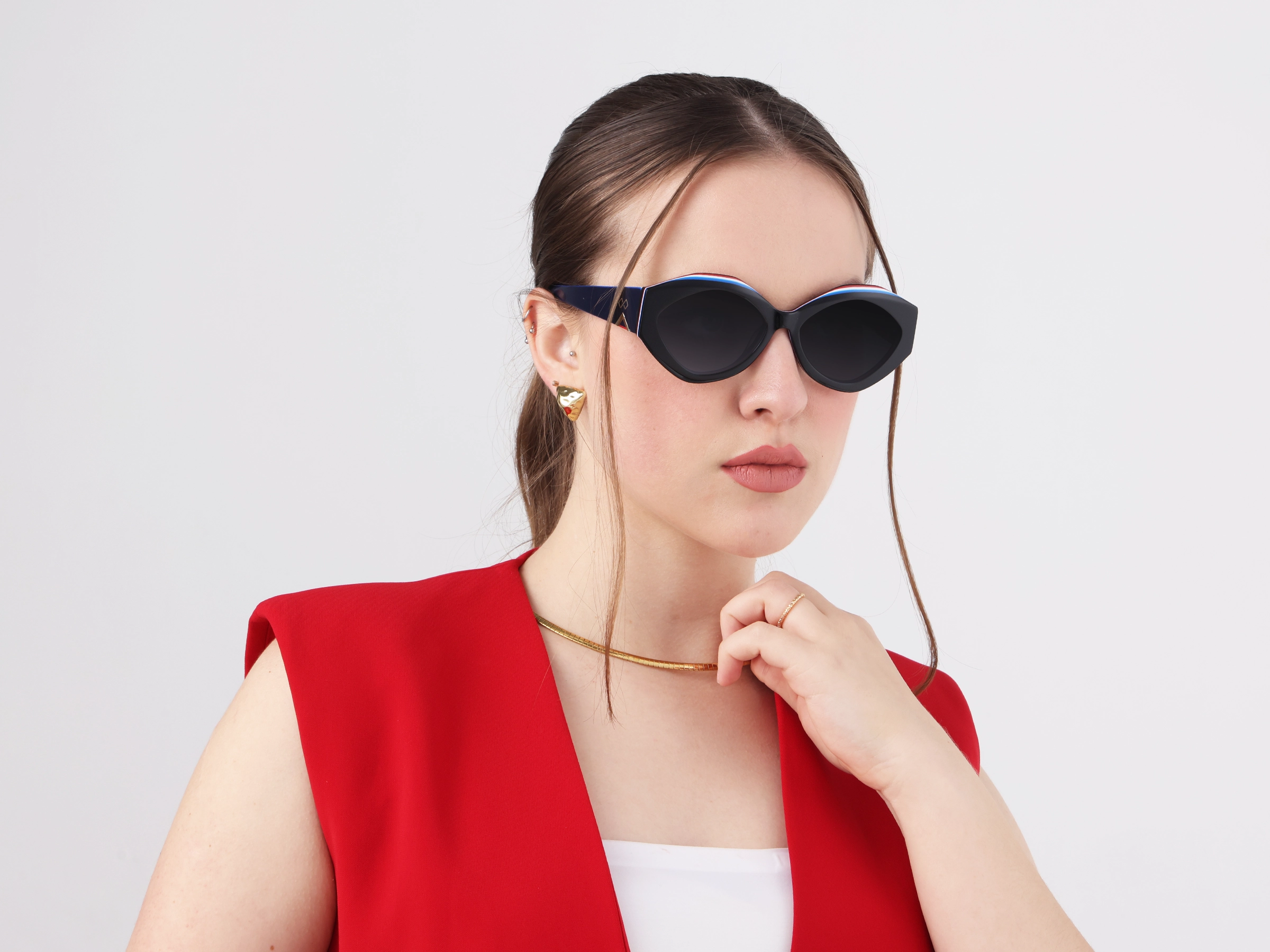 Large Cat-Eye Frame With Grey Gradient Tint
