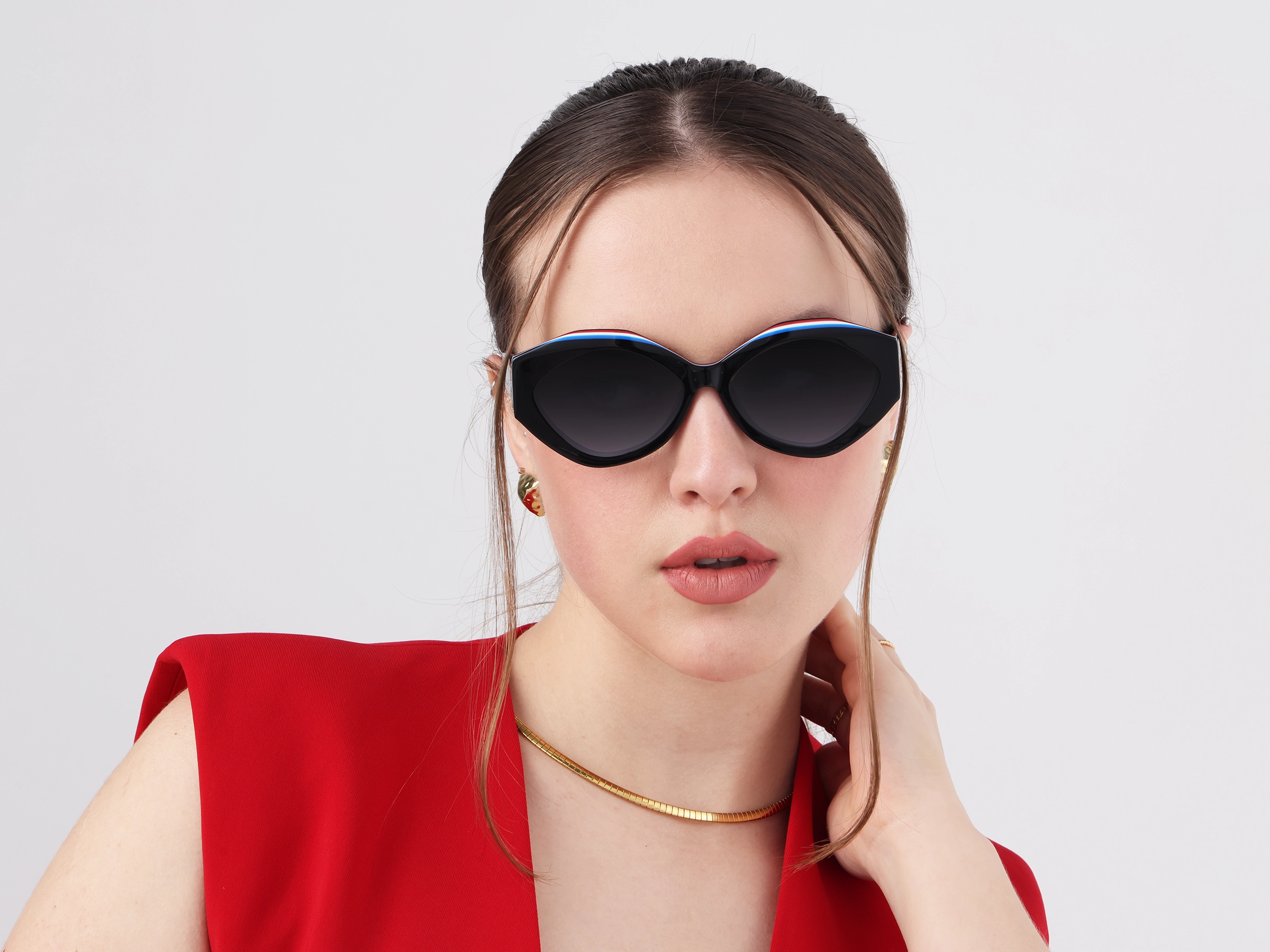 Large Cat-Eye Frame With Grey Gradient Tint