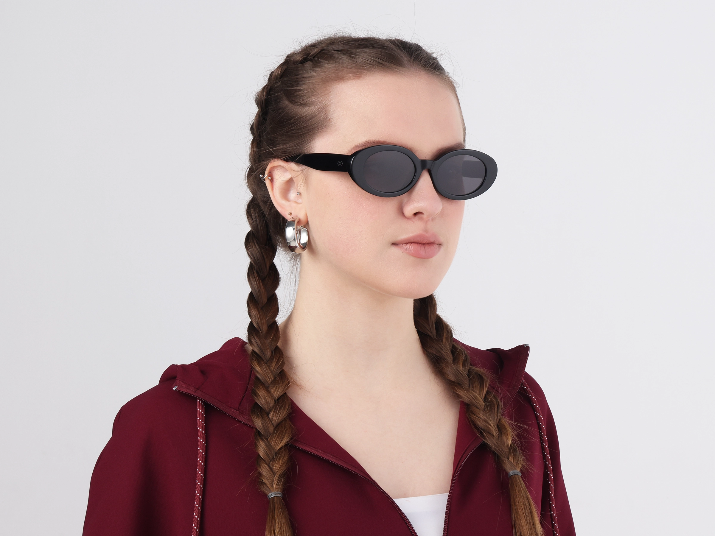 Black Oval Frame With Dark Grey Tint Sunglasses
