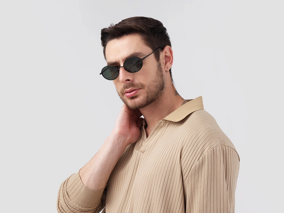 Matte Black Oval Full-Rim Sunglasses 41