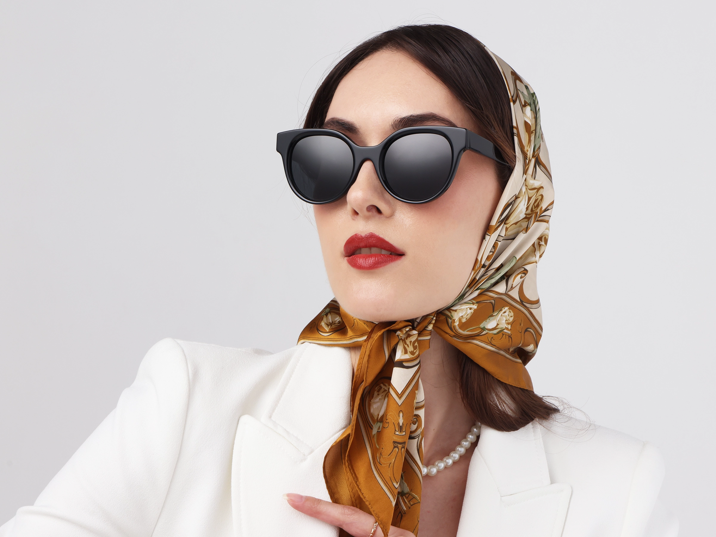 Black Round Frame With Dark Grey Tint Sunglasses