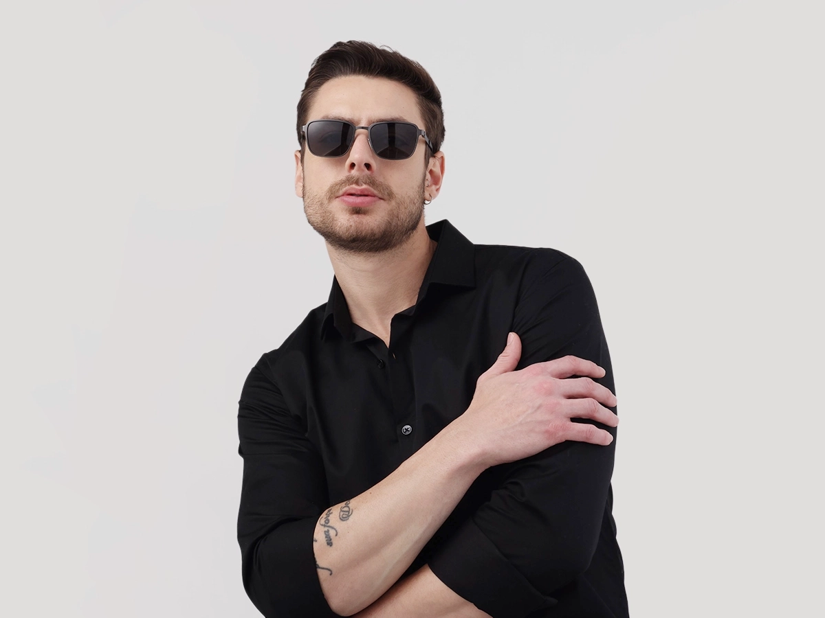 Matte Black Square Metal Full-Rim Sunglasses 41