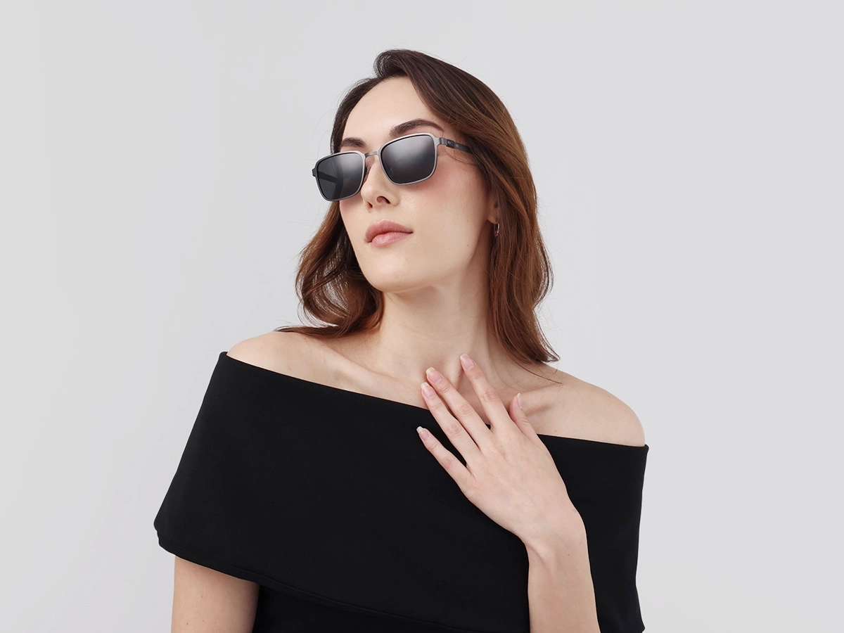 Matte Black Square Metal Full-Rim Sunglasses 52