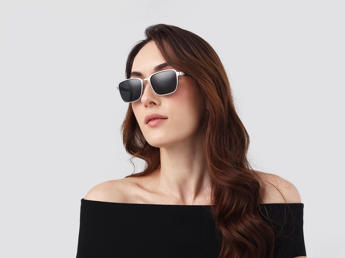 Matte Silver Metal Full-Rim Sunglasses With Nose Pads  52