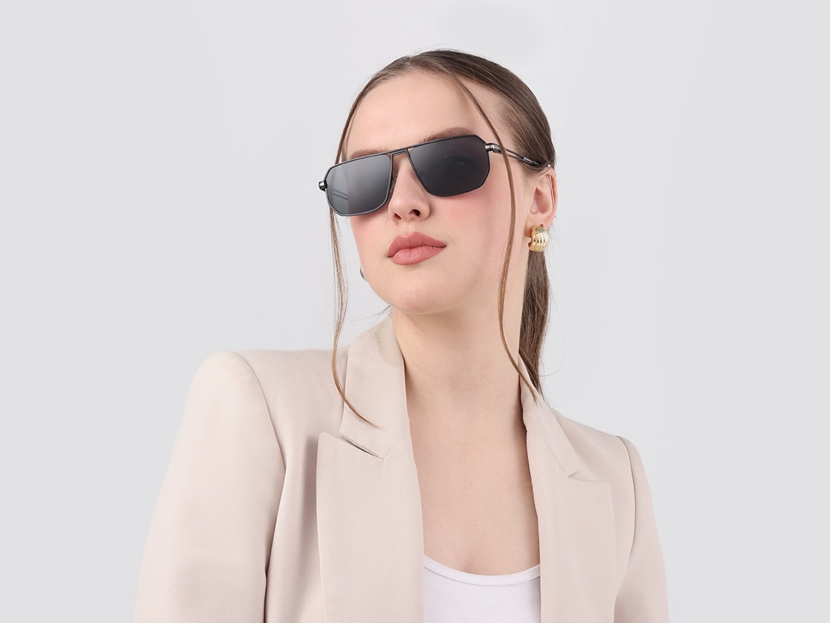 Stylish Black Metal Pilot Sunglasses-52