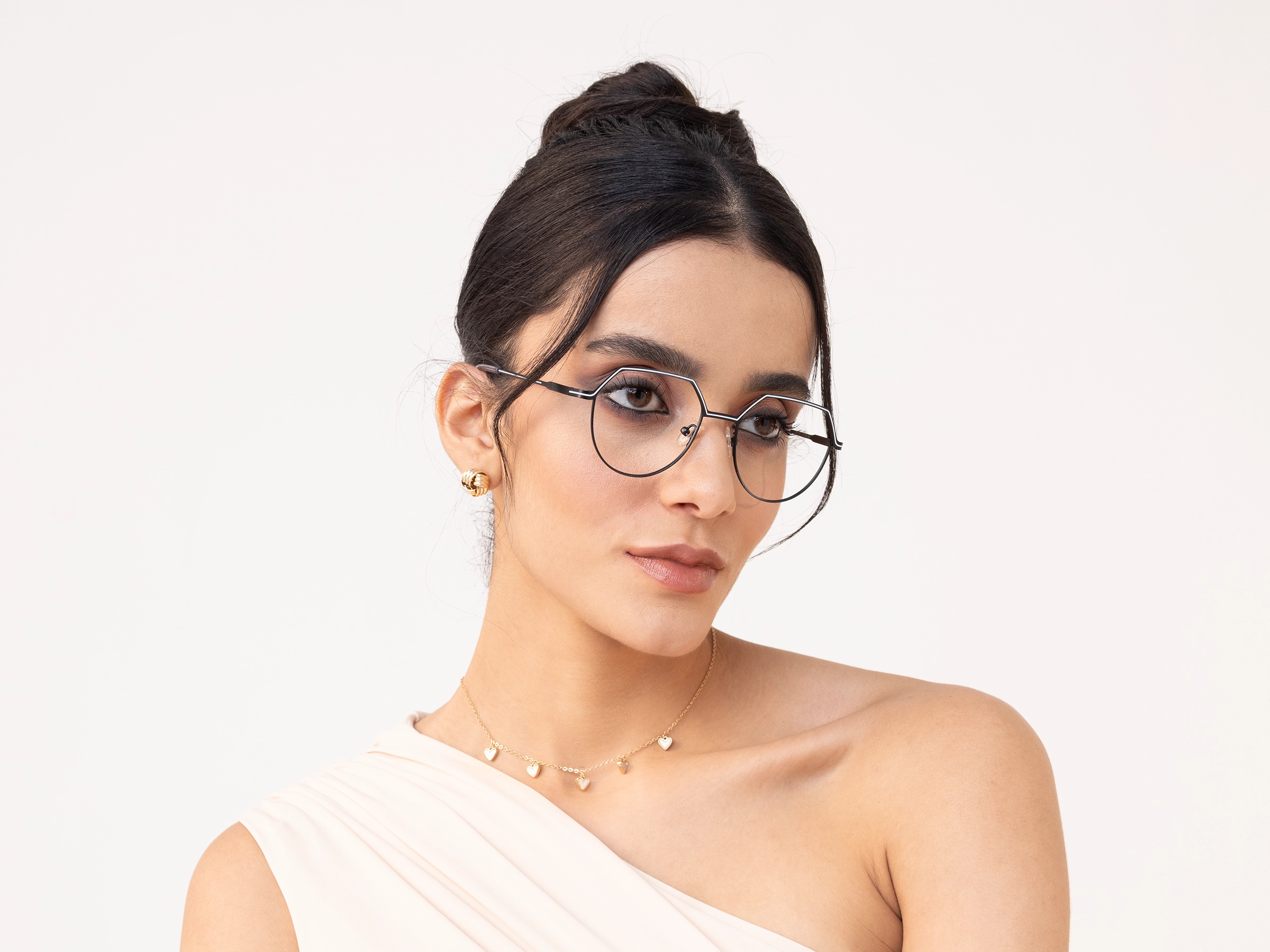 Matte Black Geometric Round Glasses-12