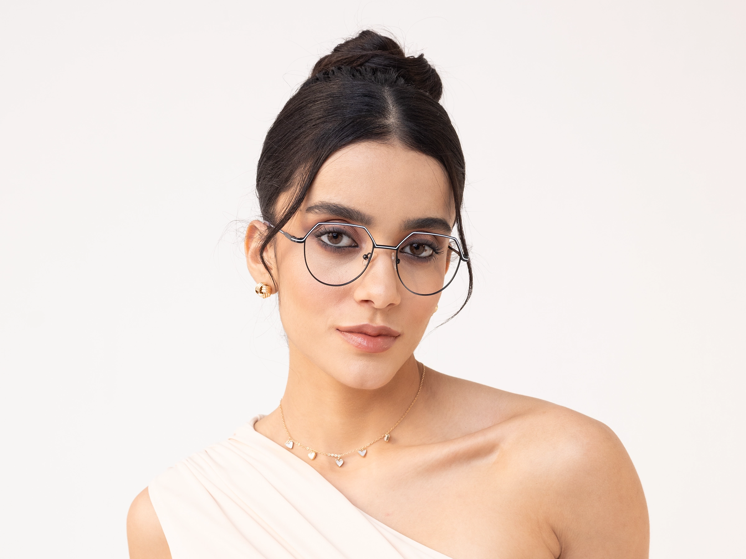 Matte Black Geometric Round Glasses-11