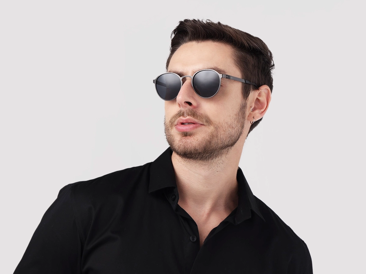 Black Round Metal Full-Rim Sunglasses 42