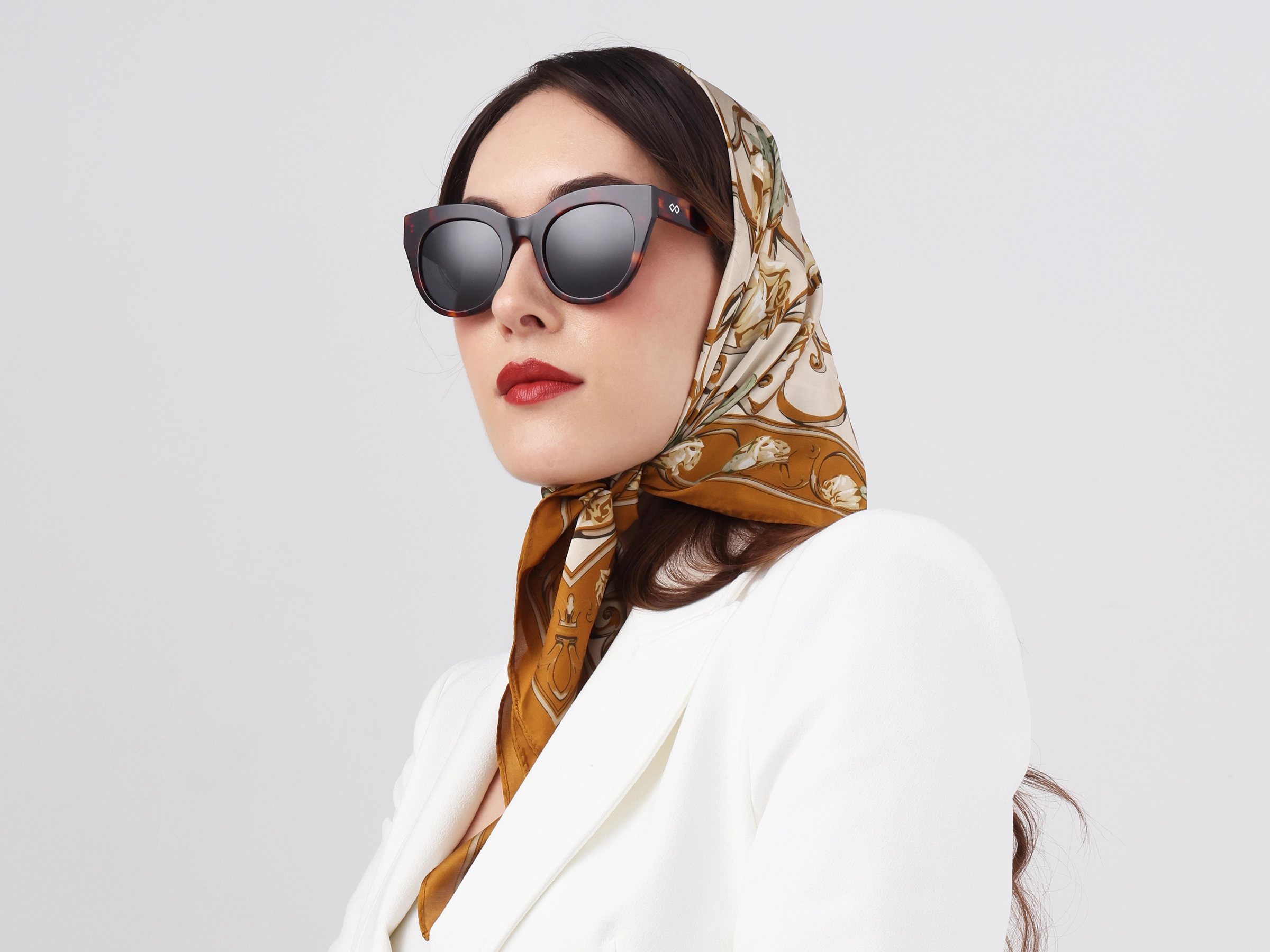 Tortoise Cat-Eye Frame With Dark Grey Tint Sunglasses-11