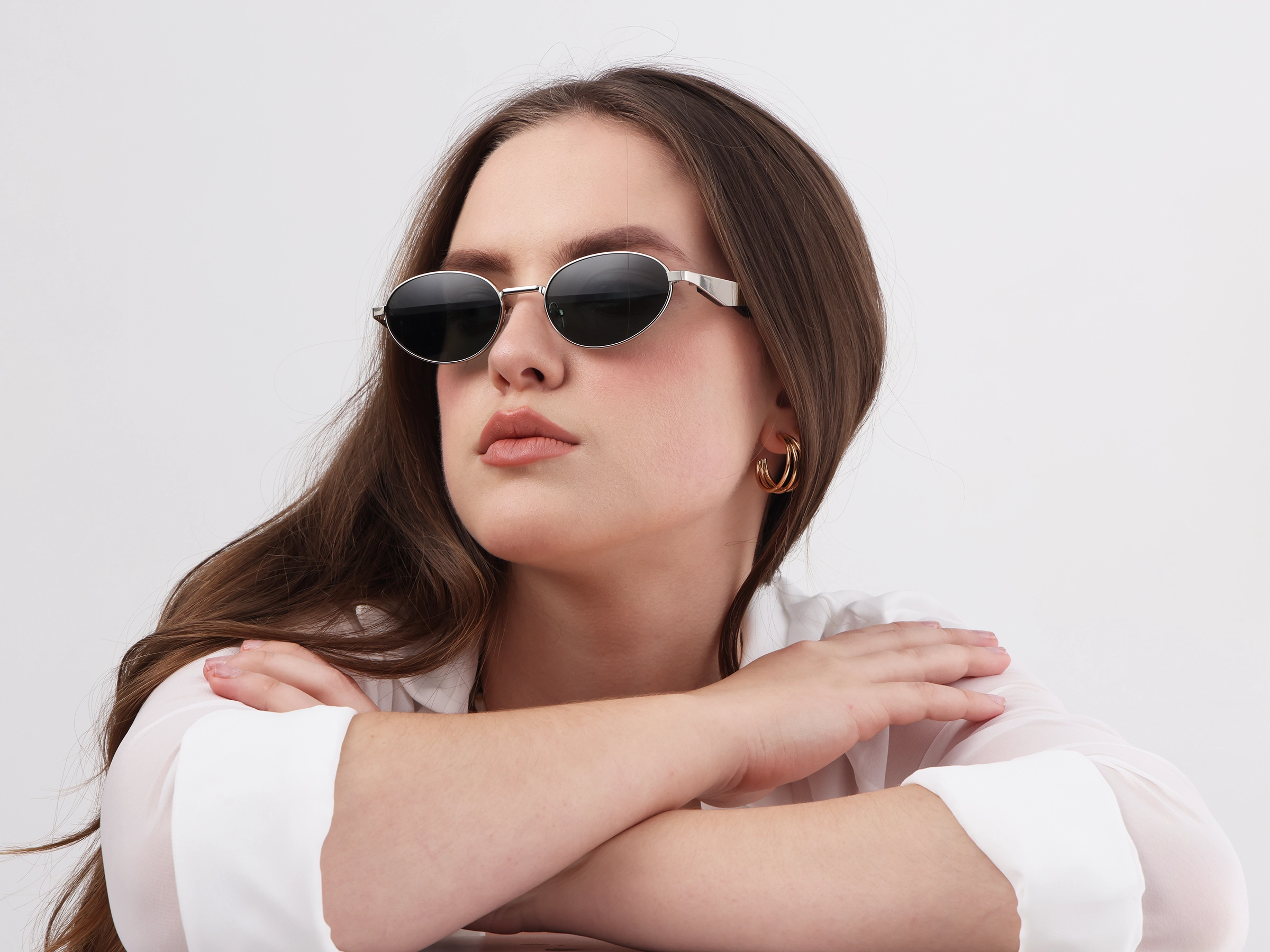 Oval keyhole Sunglasses With Green Tint