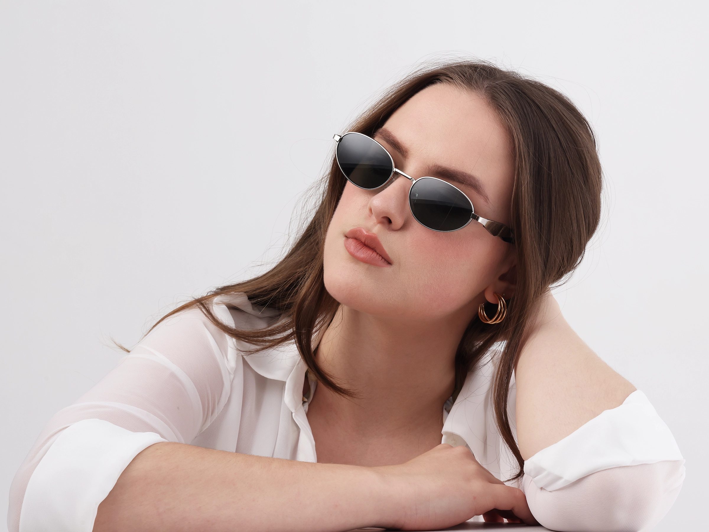 Oval keyhole Sunglasses With Green Tint