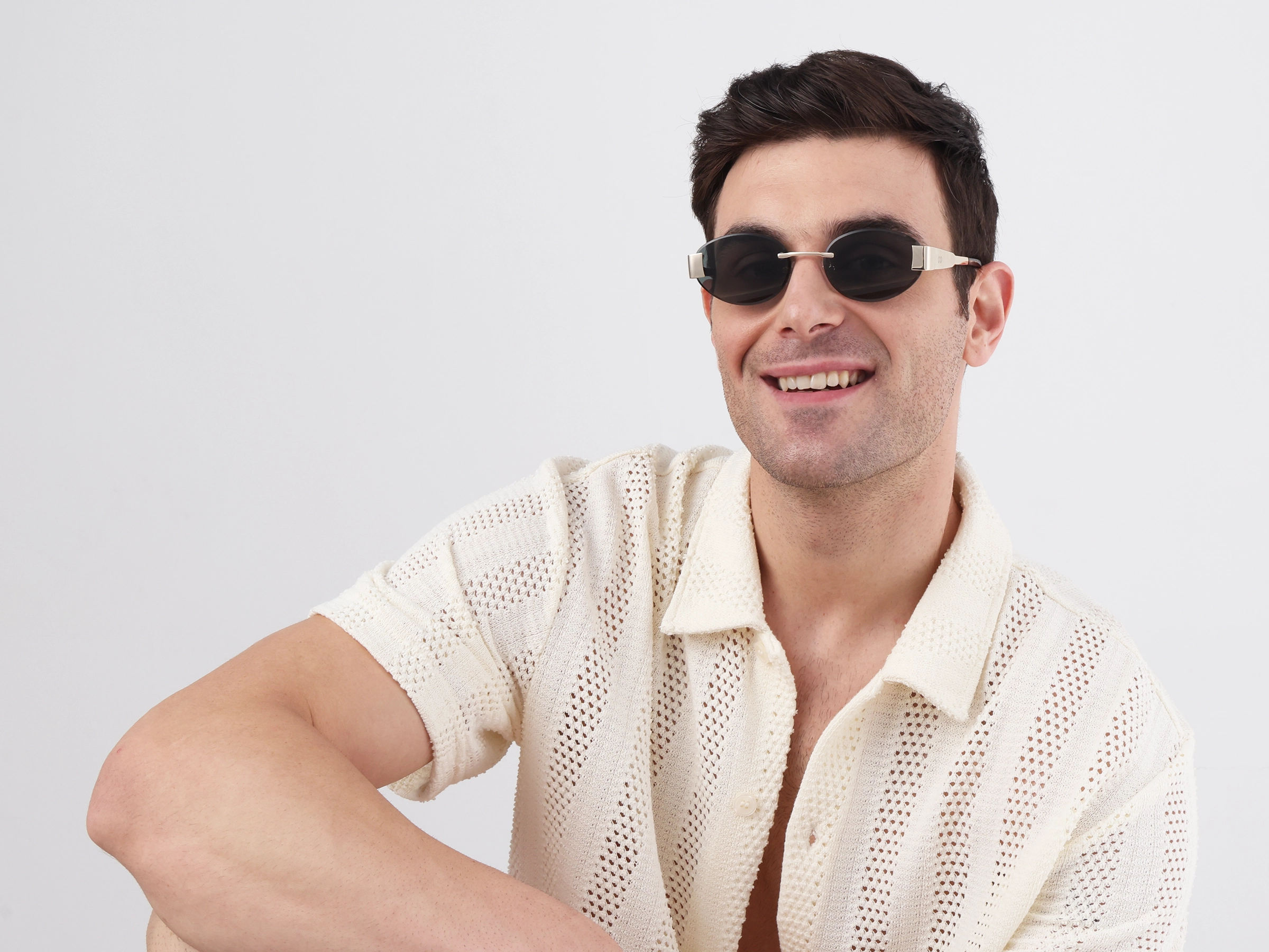 Oval Rimless Sunglasses With Green Tin