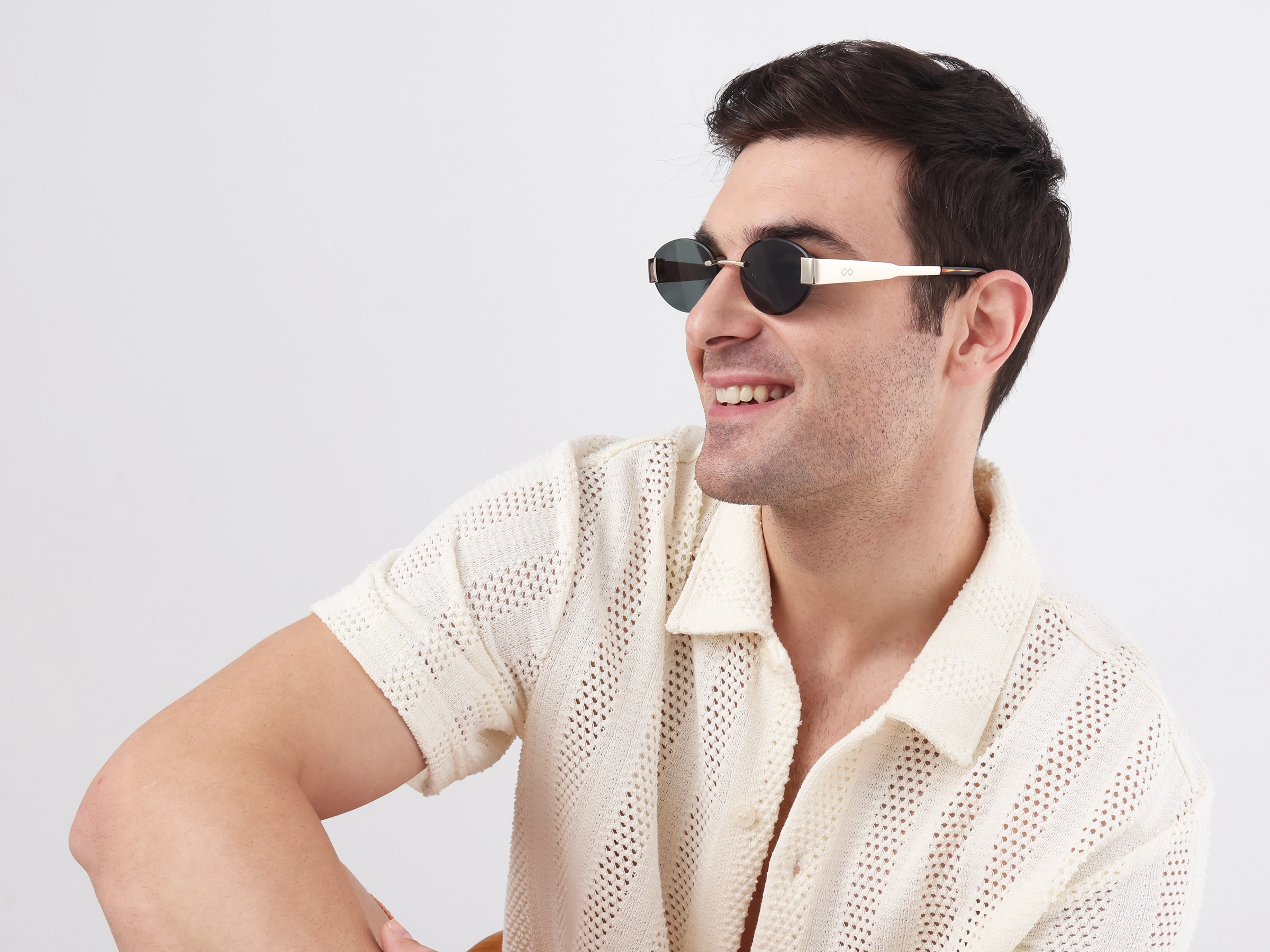 Oval Rimless Sunglasses With Green Tin