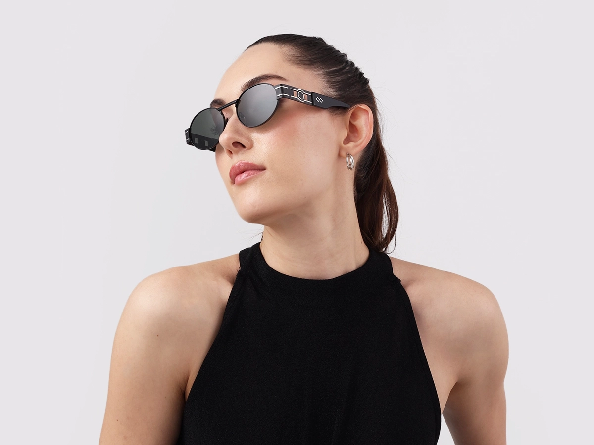 Matte Black Oval Keyhole Bridge Sunglasses 52