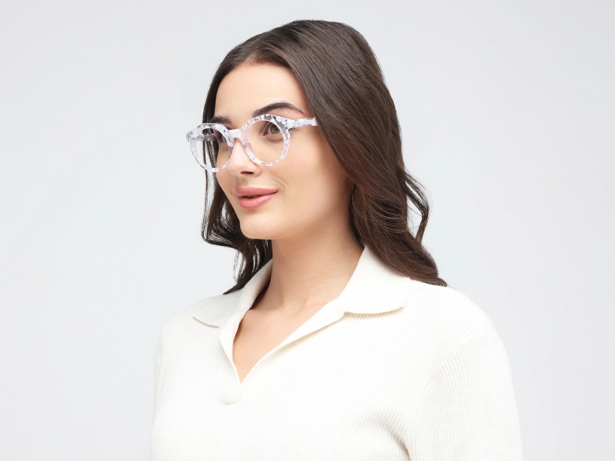 White Oval Glasses 52